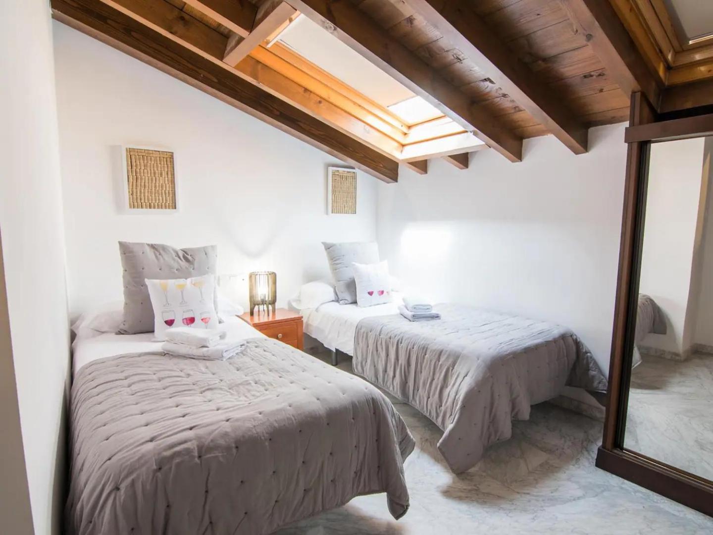 Tuguest Atico Gracia Apartment Granada Luaran gambar