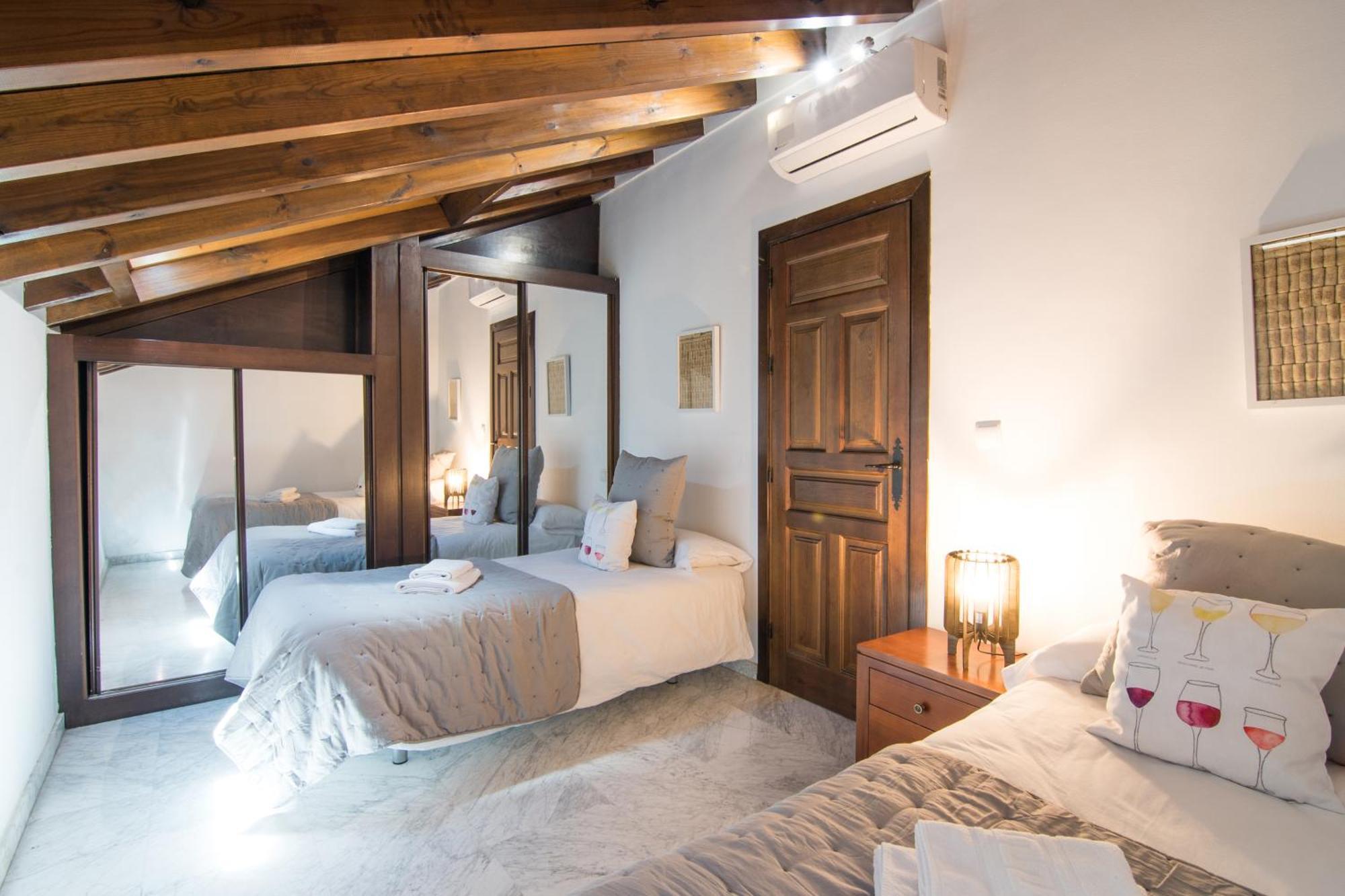 Tuguest Atico Gracia Apartment Granada Luaran gambar